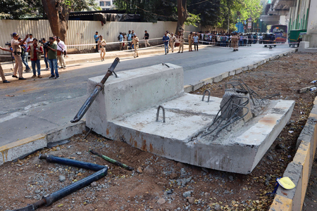 मुंबई मेट्रो हादसा : एमएमआरडीए ने निर्माण एजेंसी पर लगाया 5 करोड़ का जुर्माना