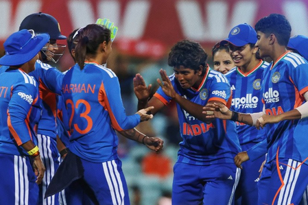 टी20: अरुंधती रेड्डी की घातक गेंदबाजी, भारतीय महिला टीम ने ऑस्ट्रेलिया को 133 पर समेटा