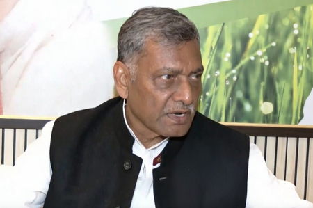 भारत-पाकिस्तान के बीच जो स्थिति, नहीं चाहिए था यह मैच : अखिलेश प्रसाद सिंह