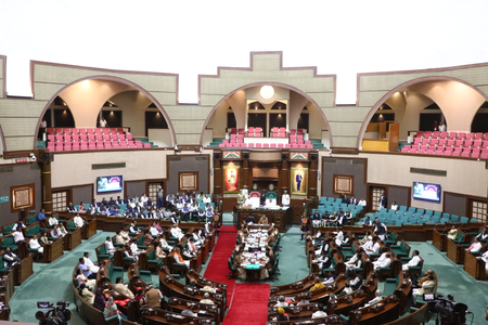 मध्य प्रदेश विधानसभा के बजट सत्र में राज्यपाल के अभिभाषण के दौरान हंगामा