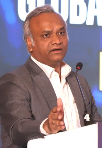 कर्नाटक में कांग्रेस विधायकों की विदेश दौरे पर प्रियांक खड़गे की सफाई, बोले- निजी यात्रा के लिए अनुमति जरूरी नहीं