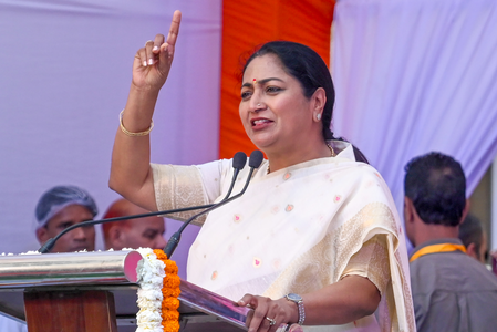 दिल्ली के स्कूलों में स्मार्ट बोर्ड, डिजिटल लाइब्रेरी और कंप्यूटर लैब की व्यवस्था करेंगे: सीएम रेखा गुप्ता