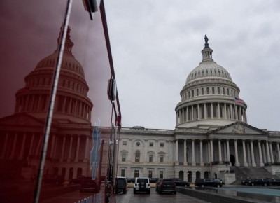 Armed teen arrested outside US capitol Armed teen arrested outside US capitol