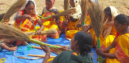 छत्तीसगढ़: पीएम जनमन से बदली तस्वीर, वन धन योजना ने जगिमा की आदिवासी महिलाओं को बनाया आत्मनिर्भर