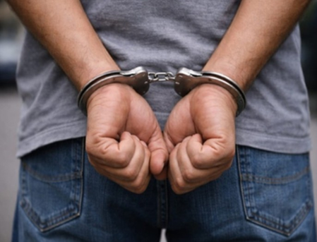 जम्मू-कश्मीर: राजौरी में टेरर मॉड्यूल का भंडाफोड़, हथियारों के साथ आतंकी का सहयोगी गिरफ्तार