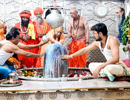 उज्जैन के महाकाल की संध्या व शयन आरती की बुकिंग अब ऑनलाइन