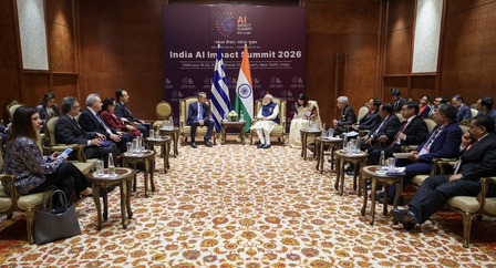 प्रधानमंत्री मोदी की हेलेनिक गणराज्य के पीएम मित्सोटाकिस से मुलाकात, निवेश संभावनाओं पर हुई गहन वार्ता प्रधानमंत्री मोदी की हेलेनिक गणराज्य के पीएम मित्सोटाकिस से मुलाकात, निवेश संभावनाओं पर हुई गहन वार्ता