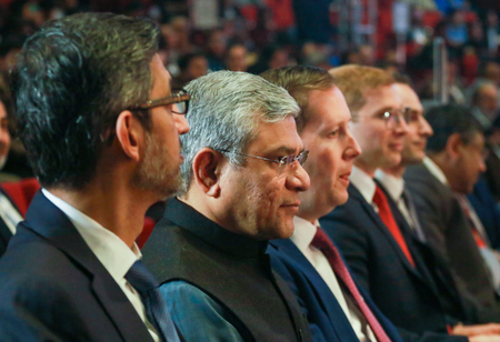 गूगल CEO सुंदर पिचाई का दावा: भारत AI से तय करेगा असाधारण रास्ता, पर नतीजे अभी तय नहीं!