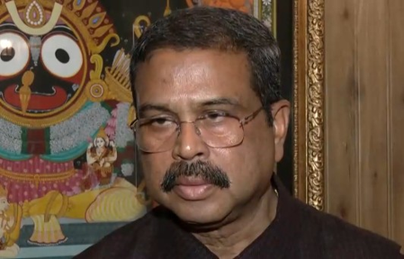 धर्मेंद्र प्रधान ने एआई समिट में यूथ कांग्रेस के प्रदर्शन को देश विरोधी करार दिया