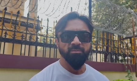 सलीम खान का हालचाल लेने लीलावती अस्पताल पहुंचे एजाज खान, बताया कैसी है सेहत