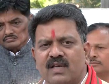 एआई समिट में यूथ कांग्रेस का प्रदर्शन: डिप्टी सीएम विजय शर्मा भड़के, बोले- 'शर्टलेस नहीं, शेमलेस था; देश का अपमान'