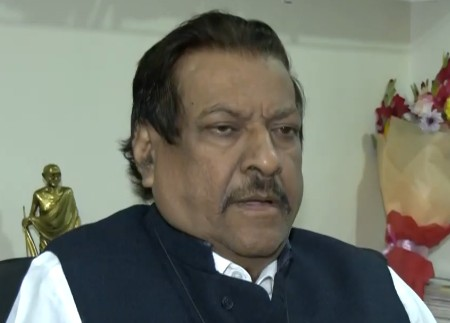 मशीन इंसान से ज्यादा इंटेलिजेंट हो गई तो इसके क्या नतीजे होंगे, एआई को लेकर पृथ्वीराज चव्हाण ने जताई चिंता