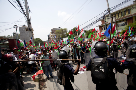 नेपाल के सीमावर्ती इलाके में माहौल अब भी तनावपूर्ण, कर्फ्यू अब भी लागू