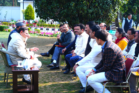 उत्तराखंड: कर्मचारियों पर हमले बढ़े तो सख्त हुए सीएम धामी, सुरक्षा के लिए बनेगी विशेष एसओपी