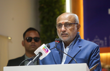 बंगाल में राष्ट्रपति मुर्मू की 'अवमानना': उपराष्ट्रपति का कड़ा बयान, संवैधानिक पद से चूक दुर्भाग्यपूर्ण