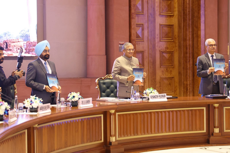 दिल्ली चुनाव आयोग का राउंड टेबल सम्मेलन शुरू, ज्ञानेश कुमार ने की मिलकर काम करने की अपील