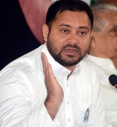 बिहार में अपराधियों का राज है तेजस्वी यादव