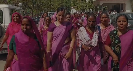 राजस्थान आंगनबाड़ी कार्यकर्ताओं का प्रदर्शन, मानदेय बढ़ाने और पेंशन प्रणाली लागू करने की मांग