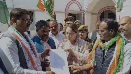 रायबरेली में स्वामी अविमुक्तेश्वरानंद सरस्वती के समर्थन में कांग्रेस का प्रदर्शन, मुकदमा वापस लेने की मांग