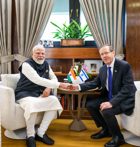 हिब्रू में पीएम मोदी का संदेश, जय हिंद से हर्जोग ने दिया दिल जितने वाला जवाब