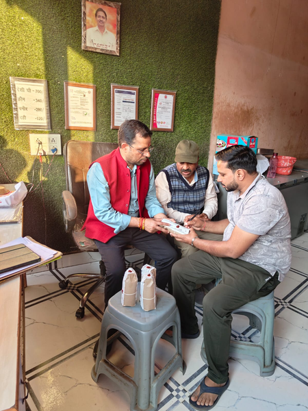 होली से पहले खाद्य विभाग की सख्ती, गौतमबुद्ध नगर में 8 खाद्य पदार्थों के लिए गए नमूने