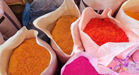 महाराष्ट्र होली पर इस बार खूब उड़ेंगे इको-फ्रेंडली गुलाल, आदमने परिवार तीन पुश्तों से कर रही तैयार महाराष्ट्र होली पर इस बार खूब उड़ेंगे इको-फ्रेंडली गुलाल, आदमने परिवार तीन पुश्तों से कर रही तैयार