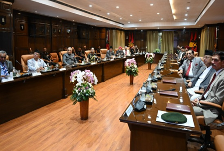 दिल्ली में दसवां चीफ्स कॉन्क्लेव शुरू, भारत-नेपाल सैन्य रिश्तों पर विशेष जोर दिल्ली में दसवां चीफ्स कॉन्क्लेव शुरू, भारत-नेपाल सैन्य रिश्तों पर विशेष जोर