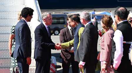 कनाडाई पीएम मार्क कार्नी मुंबई पहुंचे, 2 मार्च को पीएम मोदी संग करेंगे क्षेत्रीय और वैश्विक विकास पर चर्चा कनाडाई पीएम मार्क कार्नी मुंबई पहुंचे, 2 मार्च को पीएम मोदी संग करेंगे क्षेत्रीय और वैश्विक विकास पर चर्चा