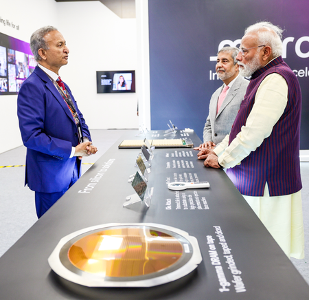 सेमीकंडक्टर इंडस्ट्रियल रिवोल्यूशन और एआई रिवोल्यूशन को जोड़ने वाला माध्यम पीएम मोदी सेमीकंडक्टर इंडस्ट्रियल रिवोल्यूशन और एआई रिवोल्यूशन को जोड़ने वाला माध्यम पीएम मोदी