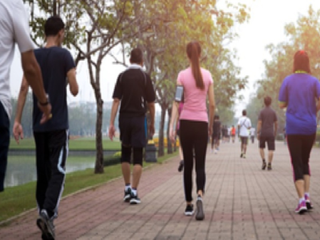 हाई बीपी और शुगर के लिए संजीवनी है सुबह की सैर, जानें क्या है सैर का सही तरीका हाई बीपी और शुगर के लिए संजीवनी है सुबह की सैर, जानें क्या है सैर का सही तरीका