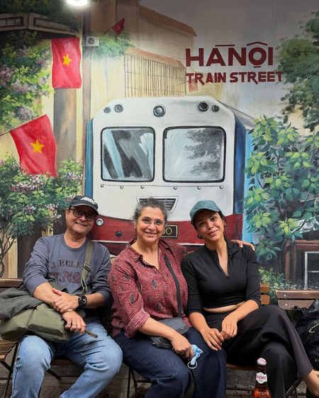 Shriya Pilgaonkar drops a glimpse into her parents 40th anniversary celebration in Vietnam Shriya Pilgaonkar drops a glimpse into her parents 40th anniversary celebration in Vietnam