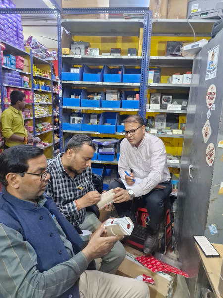 होली से पहले खाद्य विभाग सख्त, गौतमबुद्ध नगर में 7 खाद्य पदार्थों के नमूने जांच को भेजे गए