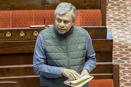 गुजरात के धोलेरा में रेल मंत्री का आश्वासन कर्मचारियों के लिए विशेष ट्रेन और टिकट की स्पेशल व्यवस्था