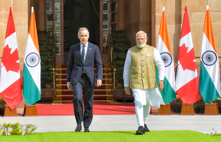 पीएम मोदी और मार्क कार्नी की वार्ता: भारत-कनाडा रक्षा संवाद, 50 अरब डॉलर व्यापार लक्ष्य पर सहमति