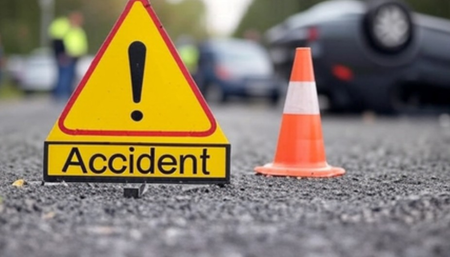 बैतूल में भीषण सड़क हादसा: खड़ी क्रेन से टकराई तेज रफ्तार कार, 3 युवकों की दर्दनाक मौत, 2 घायल