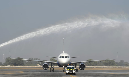 मिडिल ईस्ट तनाव के बीच कोलकाता से कई अंतरराष्ट्रीय उड़ानें कैंसिल, जानिए ताजा अपडेट