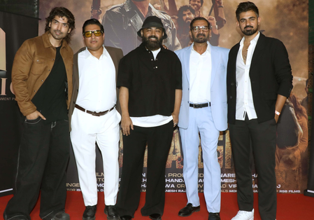 अंपायरिंग और एक्टिंग शानदार, दोनों का अपना मजा अनिल चौधरी अंपायरिंग और एक्टिंग शानदार, दोनों का अपना मजा अनिल चौधरी