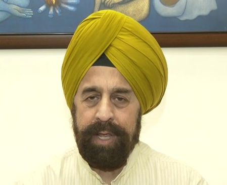 खामेनेई की मौत के बाद सोनिया गांधी का लिखा आर्टिकल वोट बैंक की राजनीति पर आधारित आरपी सिंह