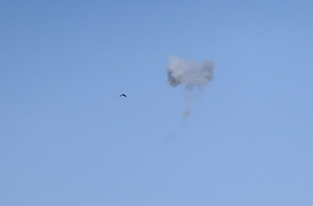 अबू धाबी मिसाइल मलबे से लगी आग, 5 भारतीय समेत 6 घायल