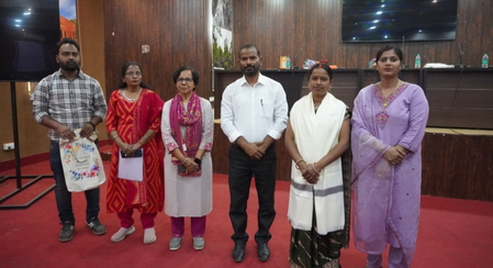 उत्तर प्रदेश मिर्जापुर में महिला शक्ति का सम्मान, खेल और उद्यमिता में उत्कृष्ट योगदान देने वाली महिलाएं सम्मानित