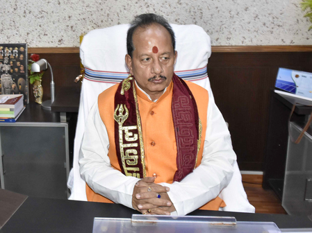 बिहार अवैध होर्डिंग और बैनर के खिलाफ सख्त कार्रवाई, भागलपुर में कई प्रतिष्ठानों पर प्राथमिकी दर्ज