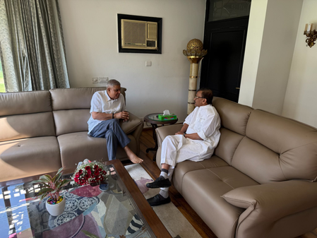 संजय राउत ने की पूर्व उपराष्ट्रपति जगदीप धनखड़ से मुलाकात