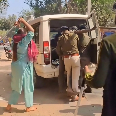 झारखंडः सीओ का युवक को लाठी से पीटने का वीडियो वायरल, नेता प्रतिपक्ष मरांडी ने विधानसभा में उठाया मामला