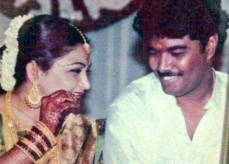 शादी की 26वीं सालगिरह पर बोलीं खुशबू सुंदर, रिश्ते में कई मुश्किलें आईं, फिर भी हमने साथ नहीं छोड़ा शादी की 26वीं सालगिरह पर बोलीं खुशबू सुंदर, रिश्ते में कई मुश्किलें आईं, फिर भी हमने साथ नहीं छोड़ा