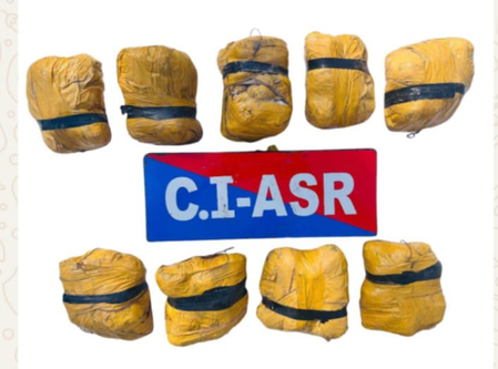 पंजाब सीमा पार से नशा तस्करी पर प्रहार, 9 किलो हेरोइन के साथ तस्कर गिरफ्तार पंजाब सीमा पार से नशा तस्करी पर प्रहार, 9 किलो हेरोइन के साथ तस्कर गिरफ्तार