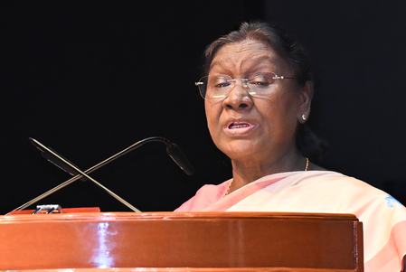 बिहार नालंदा भगदड़ पर राष्ट्रपति मुर्मु और उपराष्ट्रपति सीपी राधाकृष्णन ने जताया दुख बिहार नालंदा भगदड़ पर राष्ट्रपति मुर्मु और उपराष्ट्रपति सीपी राधाकृष्णन ने जताया दुख