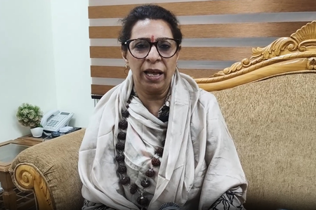 जींद के स्कूल में महिला आयोग का औचक निरीक्षण: 'मुर्गा-मुर्गा' खेल की आड़ में बच्चों पर दबाव का खुलासा