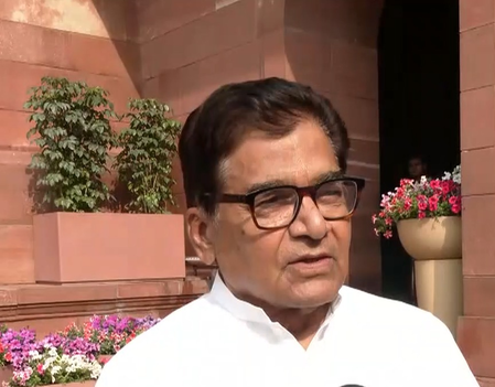 एलपीजी सिलेंडर की कमी को लेकर विपक्ष ने केंद्र सरकार पर बोला हमला