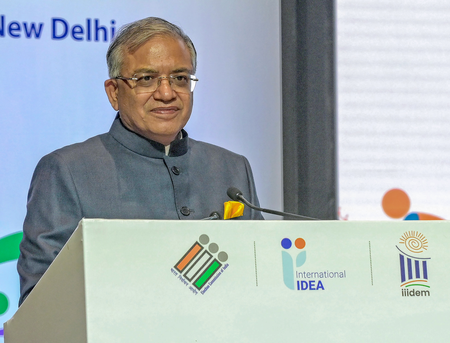 पश्चिम बंगाल में भयमुक्त होंगे चुनाव, लापरवाही पर जिम्मेदारों के खिलाफ होगी सख्त कार्रवाईः ज्ञानेश कुमार