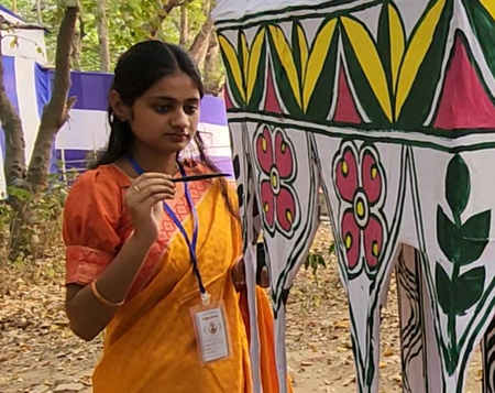 जीआई टैग मिलने के बाद बढ़ी मंजूषा आर्ट की पहचान, भागलपुर में कलाकार बोले-मोदी सरकार ने दी नई शक्ति